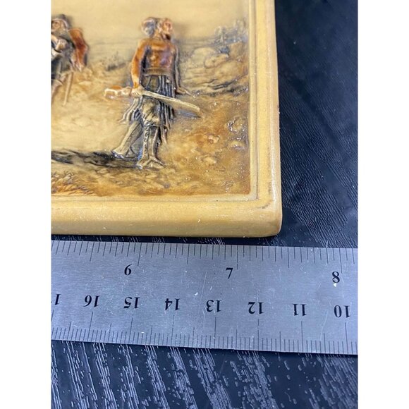 Antique IVOREX 1913 "The March Of Myles Standish" Wall Plaque With Hanger - Picture 14 of 15